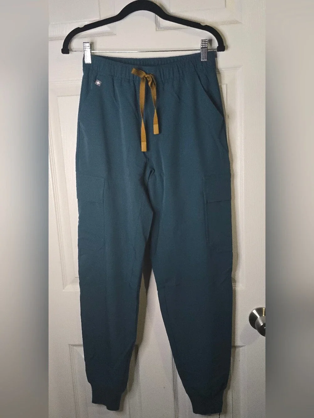 Men's Figs Tansen Cargo Scrubs Joggers In Caribbean Blue Orange Drawstring